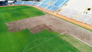Adana 5 Ocak Stadı'nda çim söküm işlemi başladı! Tarihi stat millet bahçesine dönüştürülmek üzere yıkılıyor!
