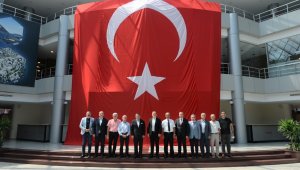 Dev bayrak BTSO'da dalgalanacak