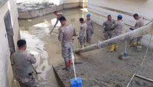 Komandolar afet bölgesinde