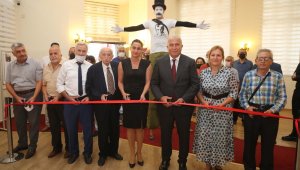 Efeler'de Atatürk'ün nadir fotoğraflarının yer aldığı müze açıldı