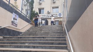 Esenler'de ağır sanayi iş eldiveni hırsızlığı kameralara yansıdı