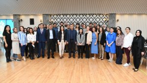 Esenyurt Belediye Başkanı Bozkurt üniversiteyi kazanan gençlerle buluştu