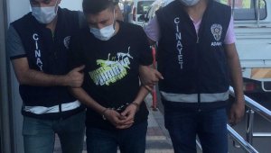 Karısını bıçaklamayı çocuğu “baba“ diye seslenince bırakmış