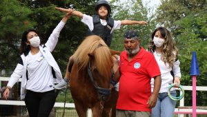 Otizmle 4 duvar arasında baş etmek mümkün değil