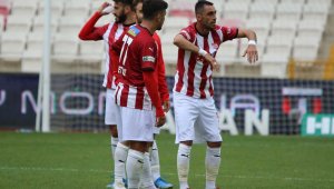 Uğur Çiftçi maç sonu 3'lü çektirdi!