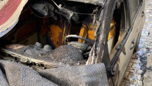 Park halindeki araçları yaktığı ileri sürülen şahıs yakalandı