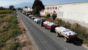 TMO'nun üzüm alımına ilgi gösteren üreticiler uzun kuyruklar oluşturdu