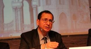 Ahmet Kanlıdere kimdir? Ahmet Kanlıdere hayatı ve biyografisi nedir? Ahmet Kanlıdere eserleri nelerdir?