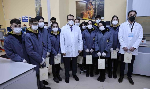 Bakan Dönmez'den gençlere "madencilik" dersi