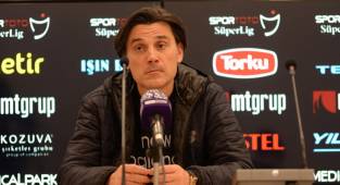 Montella 5 gollü galibiyet sonrası açıklamalar! İlk maçın acısını çıkartmak istiyorduk başardık!