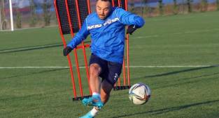 Volkan Şen'in yeni takımı belli oldu! Volkan Şen teknik direktör Hakan Kutlu'nun takımı ile idmanlara başladı!