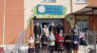 Manisa Büyükşehir Belediyesi öğrencileri sevindirdi