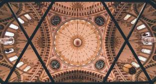 “ol” demesi ile olur (kun fe yekun) ve çamurdan yaratılma evrim teorisine aykırı mıdır?