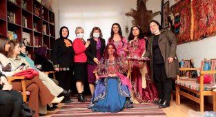 Sevgi Eli ve Kadın Meclisi gençlerin mutluluğuna ortak oldu