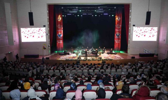 Talas'ta gül kokulu gece