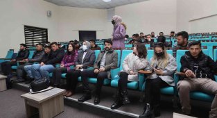 Van Büyükşehir Belediyesi öğrencilere yönelik seminerlerini sürdürüyor